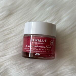 DERMA-E Essentials Microdermabrasion Scrub